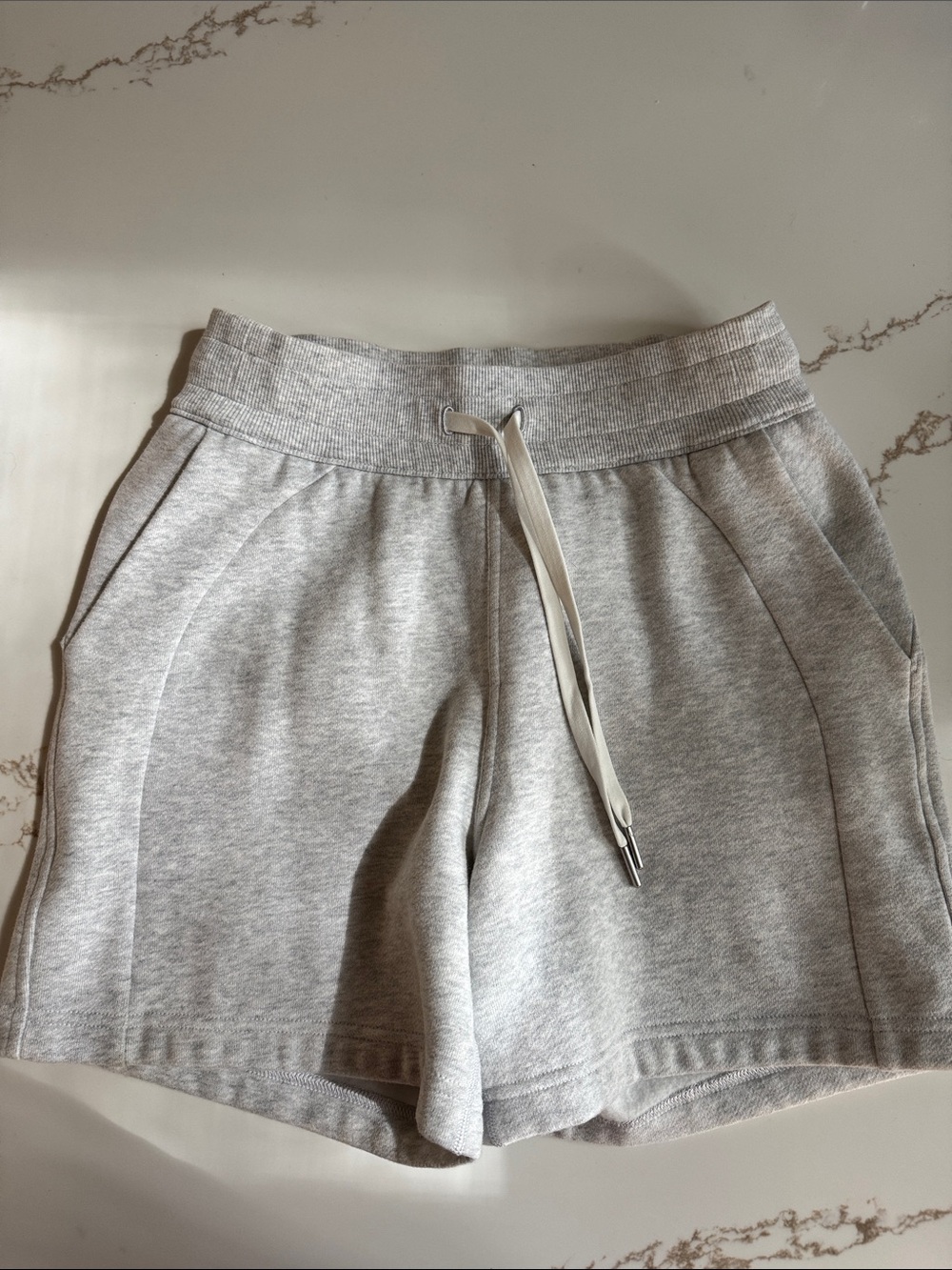 NWOT Lululemon Heathered Gray Women's Scuba Shorts with Drawstring - Size 4